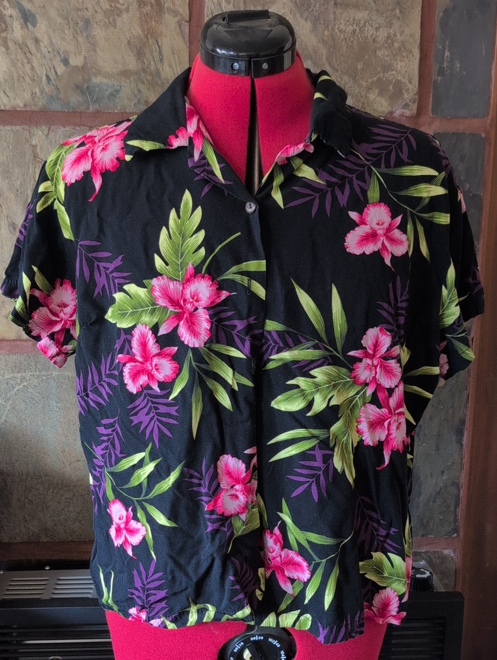 Black Floral Short-Sleeve Button-Up Shirt - Pink & Green